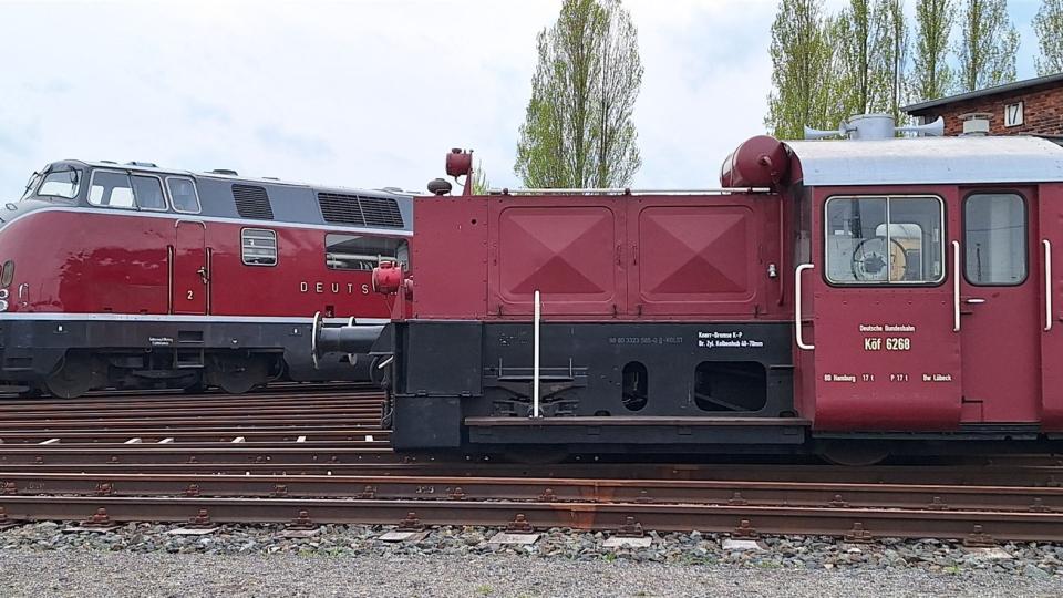 Bild 05_Kleinlok 6268 und Diesellok V 200 007_Stefan Lietzau