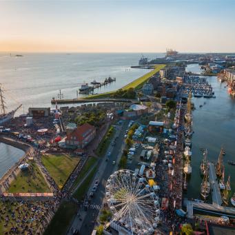 Ausblick von Aussichtsplattform Sail City image940 (c) Hubert Glogauer_Erlebnis Bremerhaven