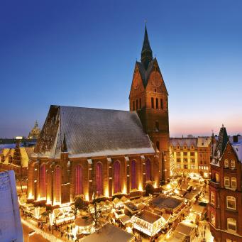 Christmas-market-in-the-old-town-of-Hannover